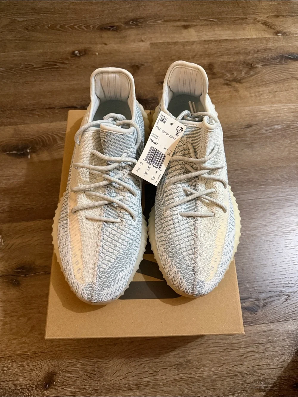 NWT YEEZY 350 Cloud White - Size 10